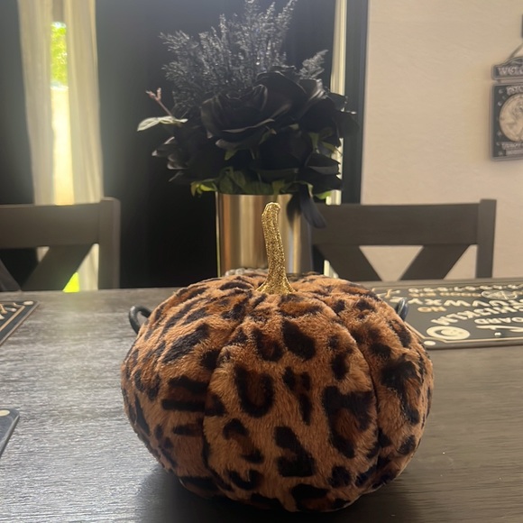 Rachel Zoe Other - Rachel Zoe Large Plush Leopard Pumpkin